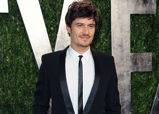 Orlando Bloom to play Batman in <i>Superman vs Batman</i>?
