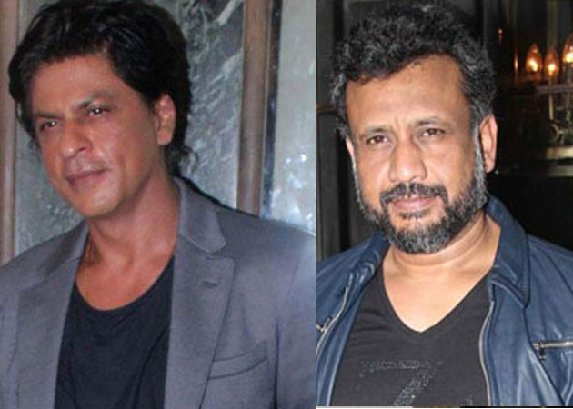 Shah Rukh Khan wishes Anubhav Sinha luck for <I>Warning</i>