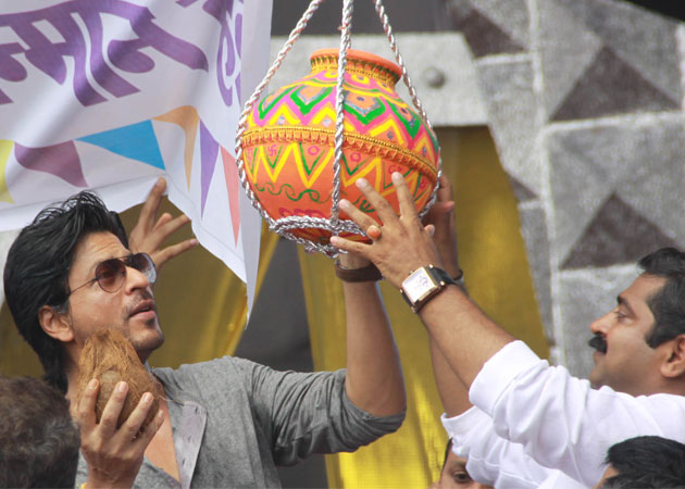 Shah Rukh Khan's <i>dahi handi</i> revelry