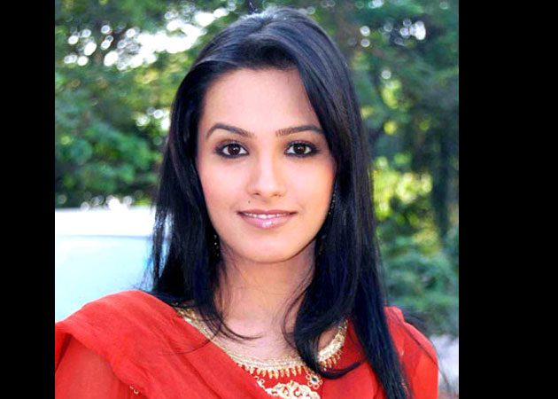 Anita Hassanandani: Playing a superstar is exciting