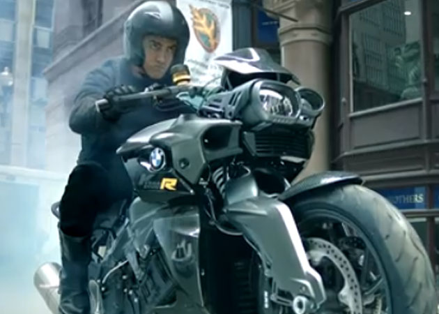 <i>Dhoom: 3</i> trailer: Bad guy Aamir Khan roars