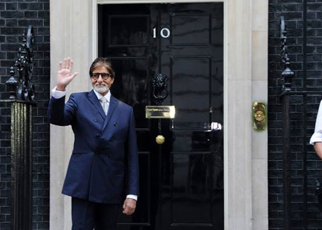 Amitabh Bachchan "overwhelmed" after receiving Global Diversity Award