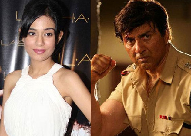 Amrita Rao: It's a bonus to see Sunny Deol doing action scenes on sets