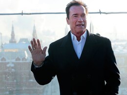 Arnold Schwarzenegger clicked kissing new girlfriend Arnold Schwarzenegger clicked kissing new girlfriend
