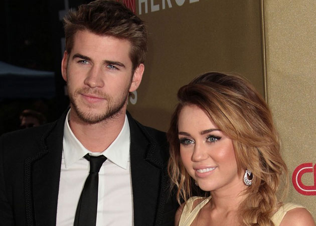 Miley Cyrus stops following Liam Hemsworth on Twitter