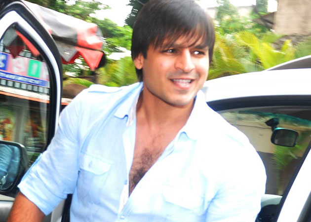 Overwhelmed Vivek Oberoi thanks audiences for <i>Grand Masti</i> success