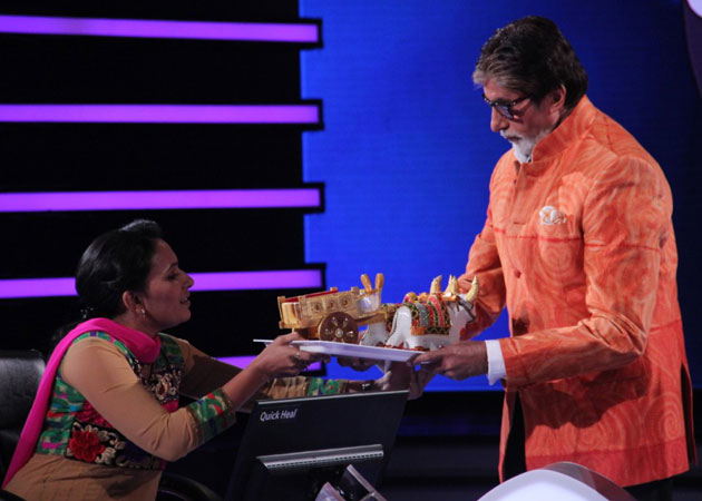 Amitabh Bachchan's birthday gift - a <i>bel-gadi</i> on <i>KBC</I>