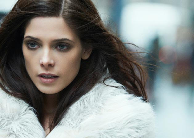 Ashley Greene dating Australian TV star