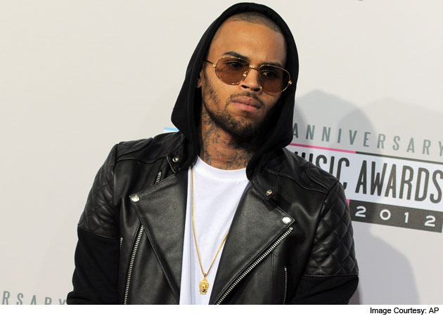 Chris Brown voluntarily enters rehab