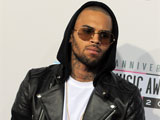 Chris Brown voluntarily enters rehab