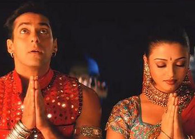 Salman, Aishwarya's <i>Dholi Taro...</i> tops Bollywood songs this Navratri