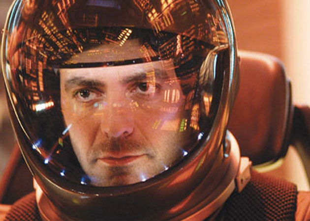 George Clooney denies writing any scene in <i>Gravity</i>