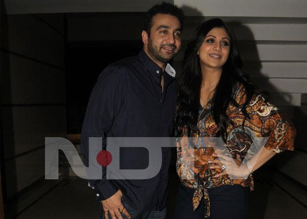 Shilpa Shetty, Raj Kundra unveil first teaser poster of <i>Dishkiyaaoon</i>