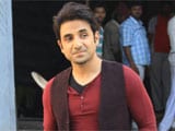 Vir Das on bed rest, continues working from home