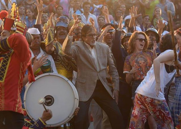 Amitabh Bachchan shoots for Sanjay Dutt's film to show support