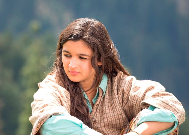 Alia Bhatt, Randeep Hooda shooting in Kashmir for <i>Highway</i>