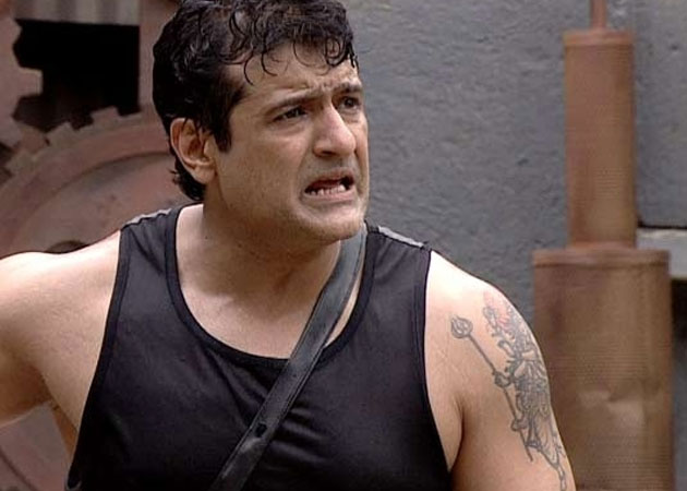  Armaan Kohli back in the <i>Bigg Boss</i> house