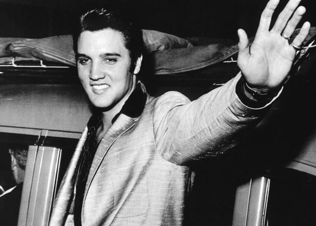 Elvis Presley's record player sells for 4,400 pounds at auction