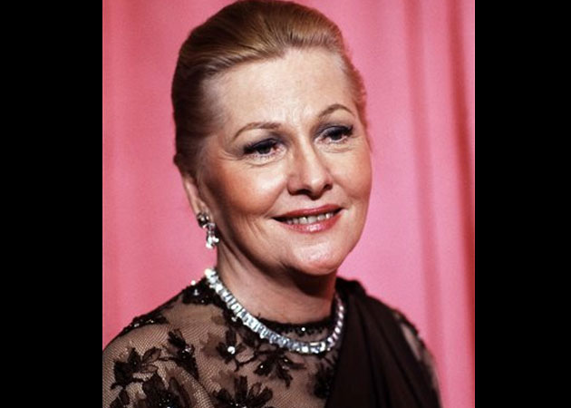 Joan Fontaine, Oscar-winner for <i>Rebecca</i>, dies