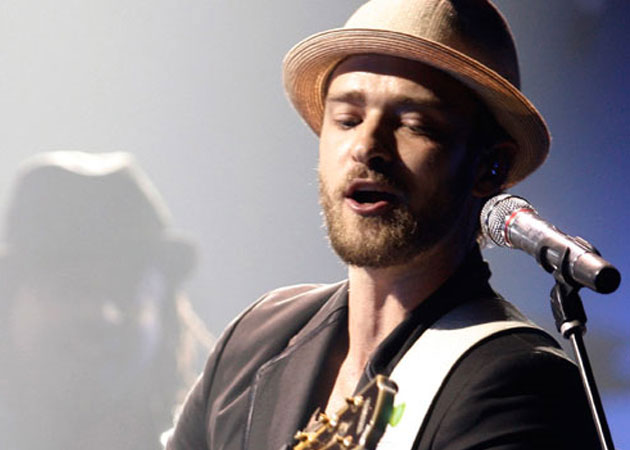 Justin Timberlake hangs himself 'upside down' before concerts