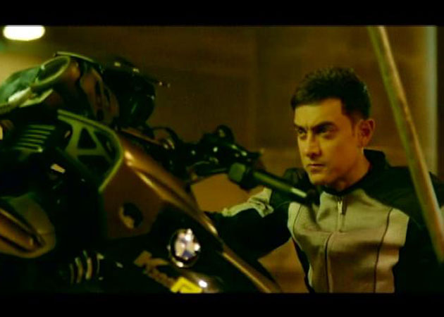 Aamir Khan is in full throttle in new <i>Dhoom: 3</i> promo