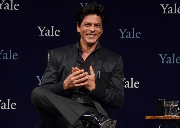 Shah Rukh Khan enjoys lazing around at home