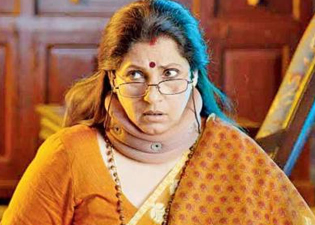 Dimple Kapadia: I love watching <i>Bigg Boss</i>