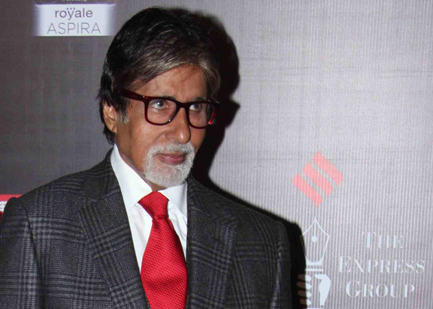 Amitabh Bachchan on "awkward moment" while receiving an award