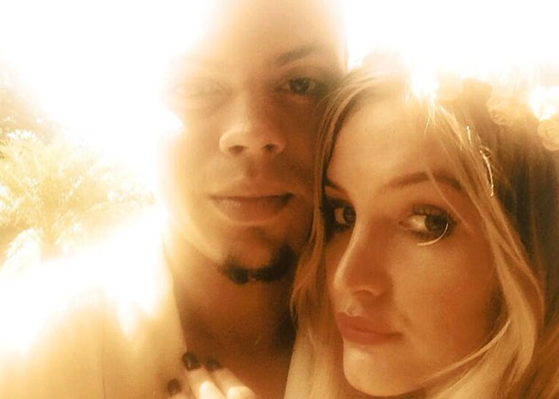 Ashlee Simpson engaged to beau Evan Ross