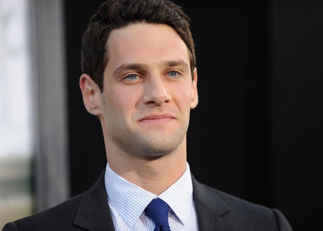 Justin Bartha expecting first child with wife?
