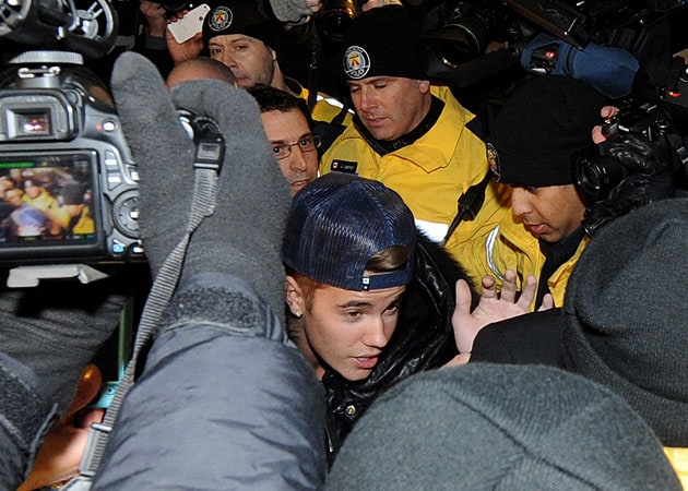 White House weighs petition to deport Justin Bieber