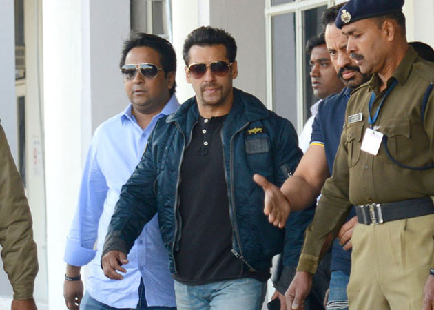 Actor Salman Khan in Jodhpur to record statement in poaching case