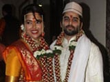 Actress Sameera Reddy marries fiance Akshai Varde