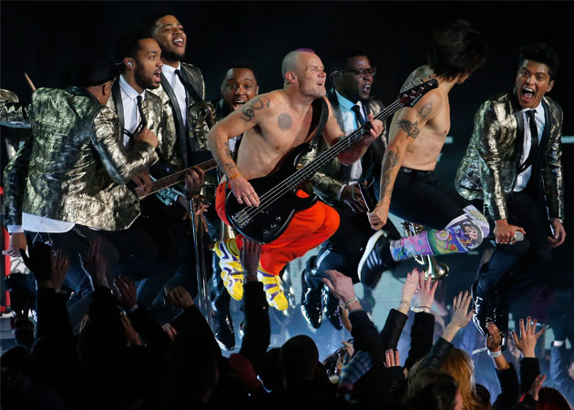 Bruno Mars delivers red hot set at Super Bowl