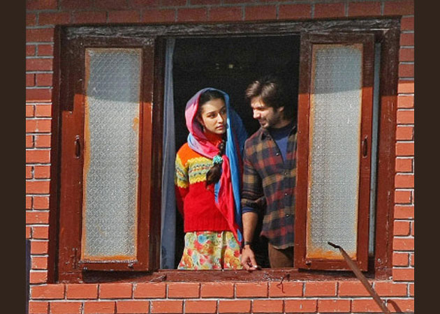 Vishal Bharadwaj ropes in Kashmiri musician for <i>Haider</i>