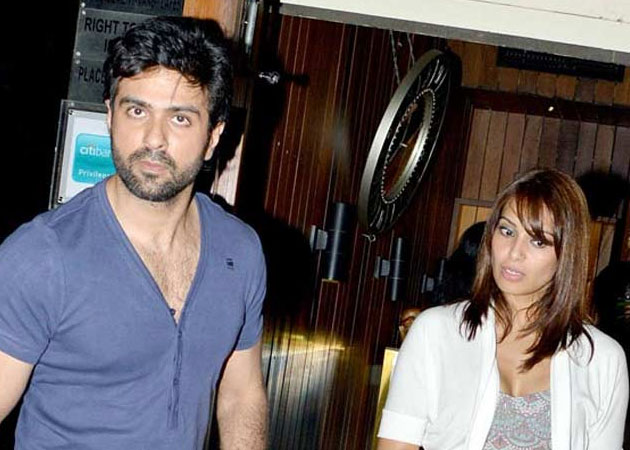 Harman Baweja says he's dating Bipasha Basu, she's waiting for 'eligible bachelor'