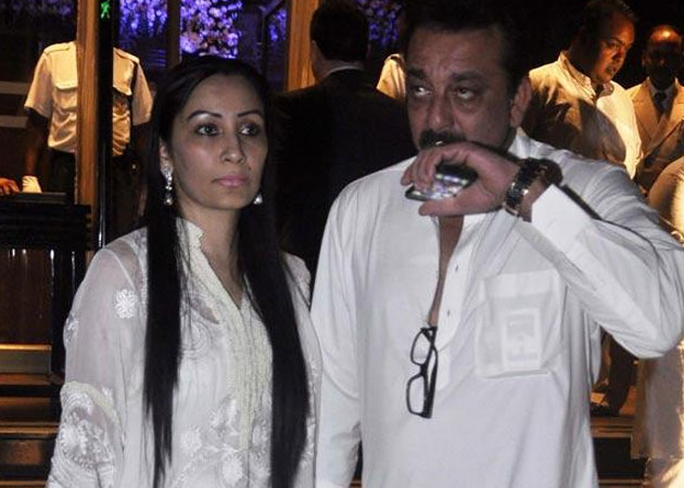 Sanjay Dutt seeks further parole to nurse wife Maanyata