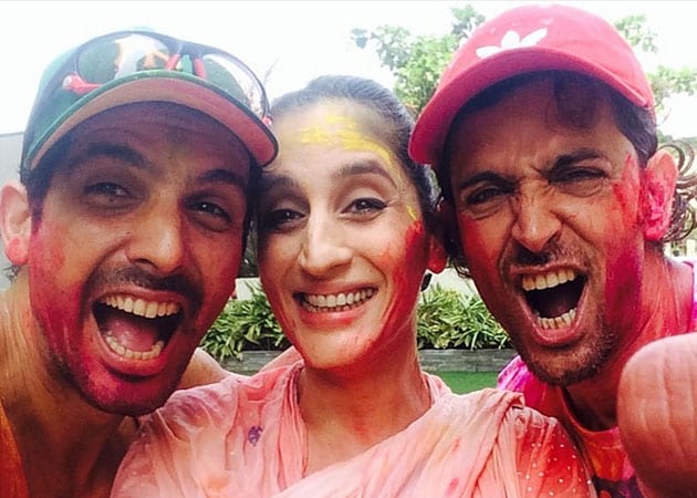 Hrithik Roshan plays Holi with Sussanne's family