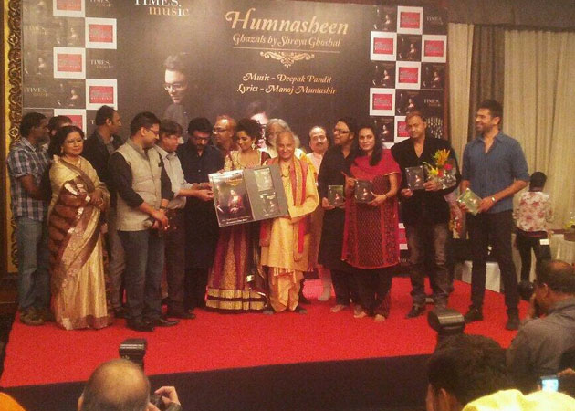 Shreya Ghoshal launches non-film ghazal album, <i>Humnasheen</i>