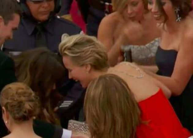 Oscars 2014: Jennifer Lawrence trips again