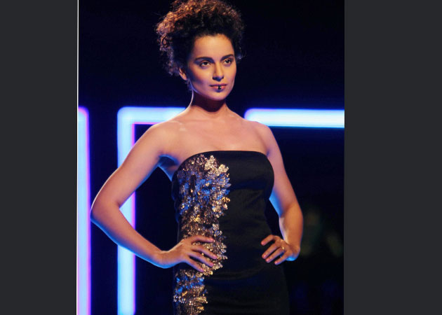 Kangana Ranaut's oops moment on ramp at Wills Lifestyle India Fashion Week grand finale