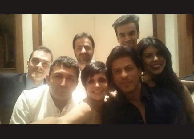 Move over Ellen, Shah Rukh Khan stars in Indian celeb-selfie