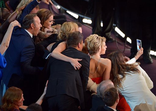 Oscars selfie 'surprise for everyone,' insists Samsung