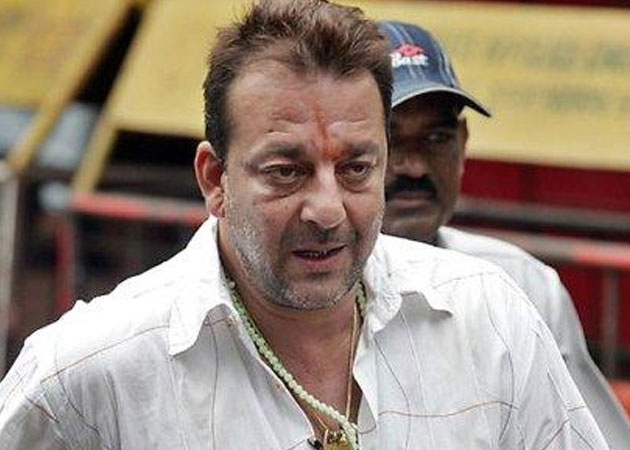 Sanjay Dutt's parole ends today, to return to Yerwada Jail