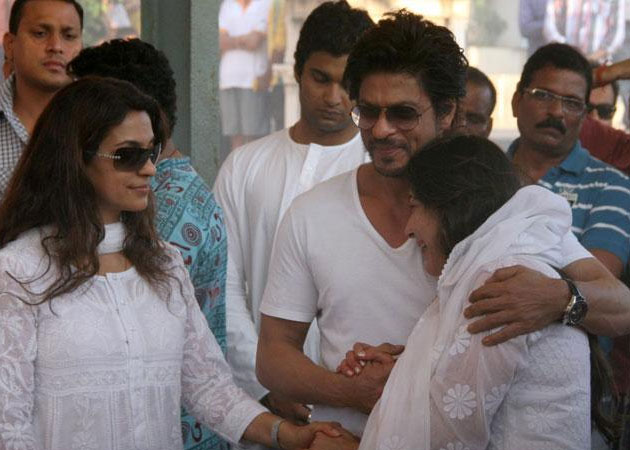 Shah Rukh Khan rushed to Bobby Chawla's funeral after <i>Kochadaiiyaan</i> event