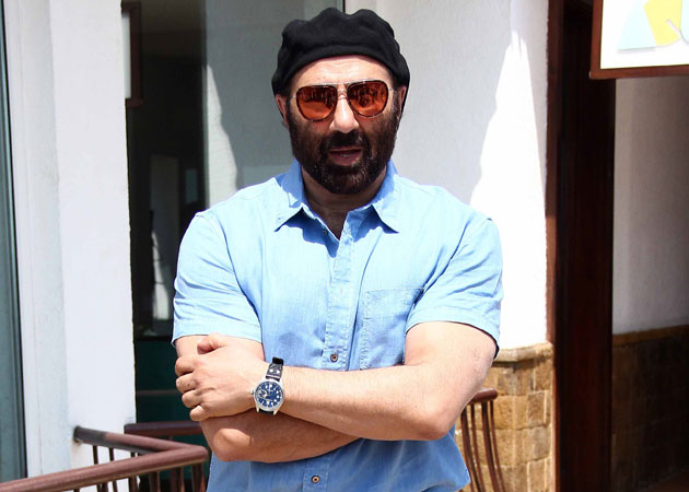 Sunny Deol: Don't want to enter politics, happy being actor