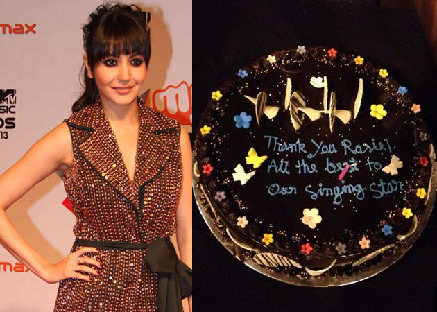 Anushka Sharma wraps <i>Bombay Velvet</i> with cake and champagne