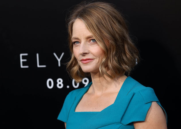 Jodie Foster marries girlfriend of a year