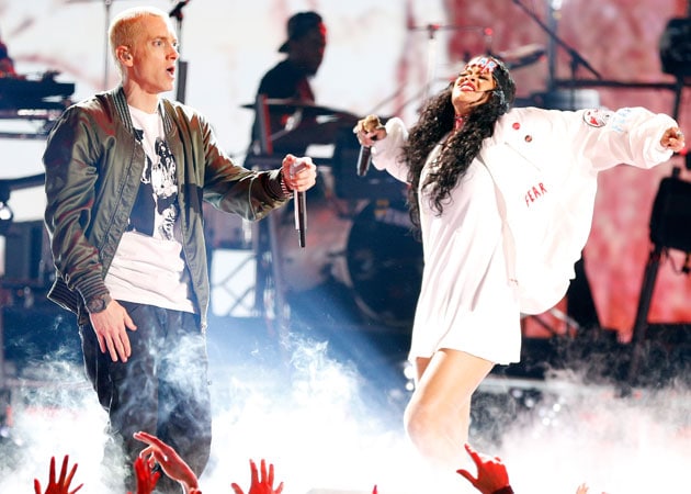 Eminem, Rihanna debut The Monster at the MTV Movie Awards