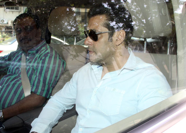 Actor Salman Khan appeared in Mumbai court today in hit-and-run case